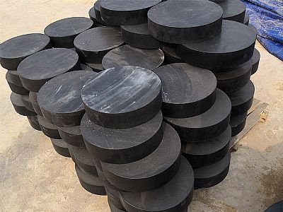 安义县板式橡胶支座由若干层橡胶片与薄钢板经加压硫化